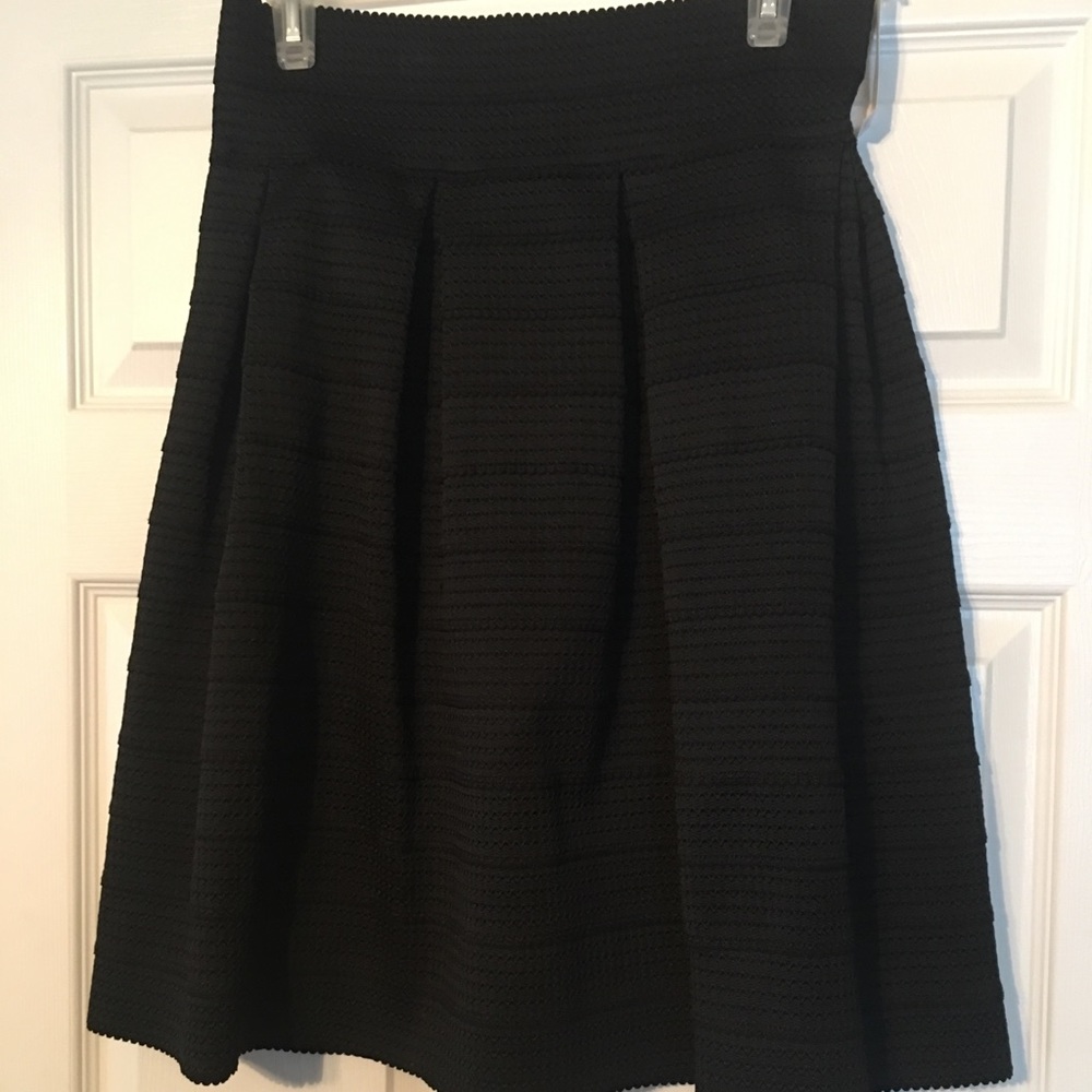 New York and Company Pull on Flare Skirt